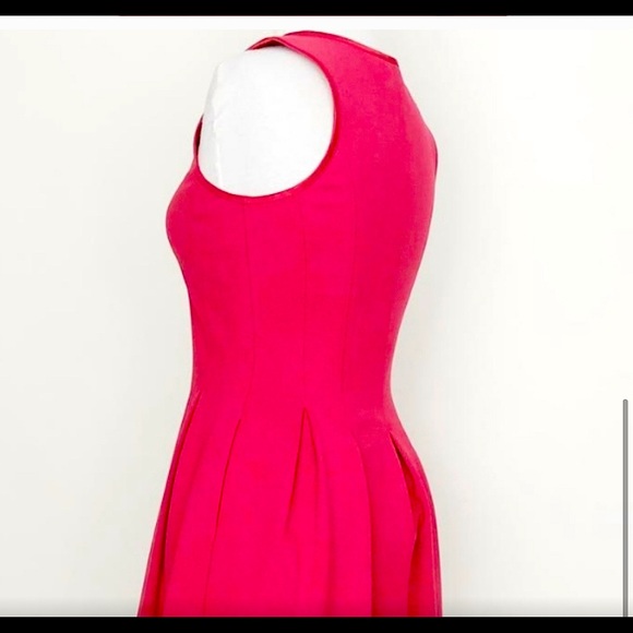 ❤️ NWT Marciano Matte Red Zip Dress ❤️ - Picture 4 of 4